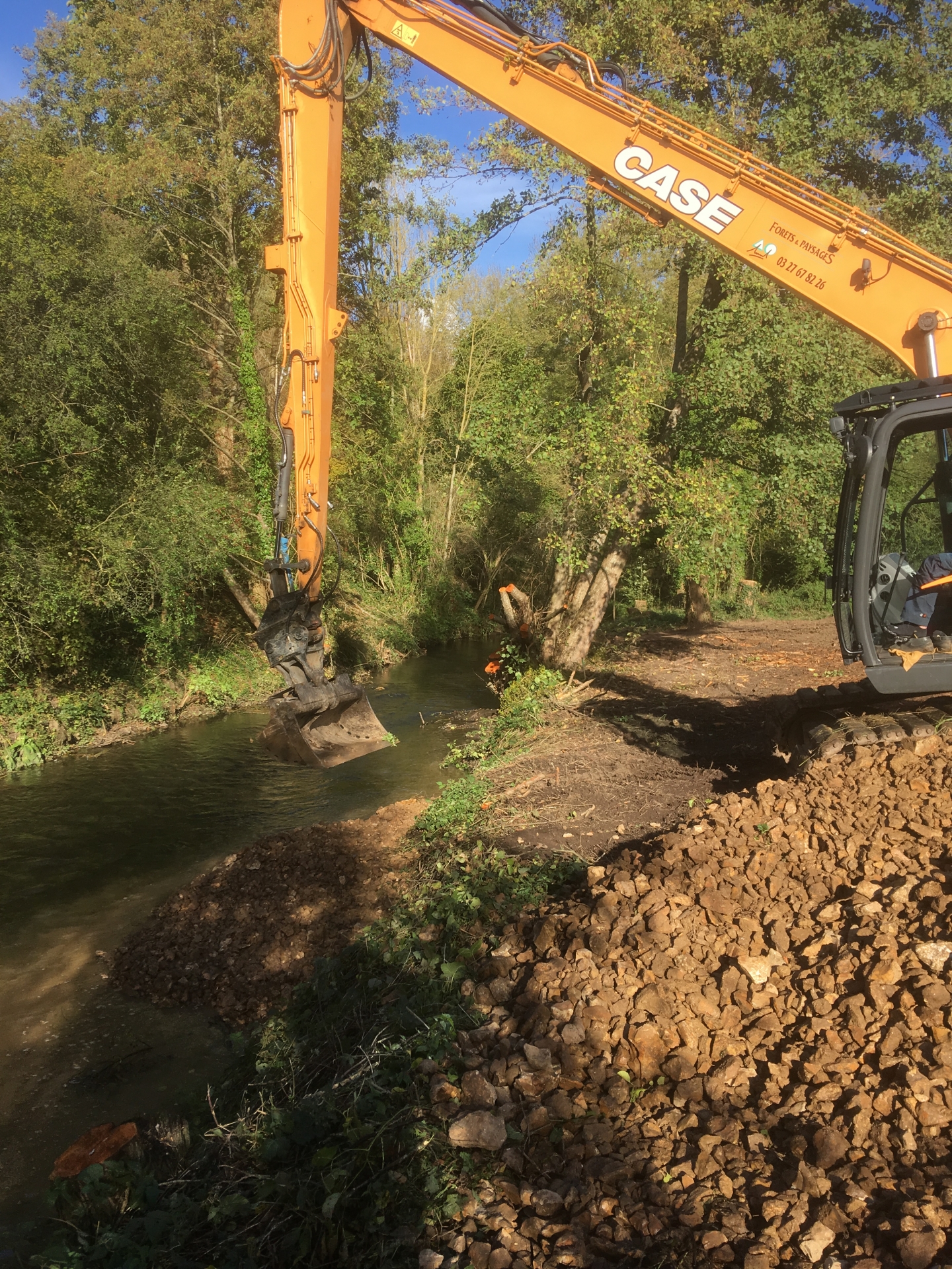 Une double opération de restauration de la Drouette à St-Martin-de-Nigelles !